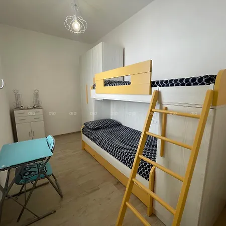 Stella Marina アパート ナルド